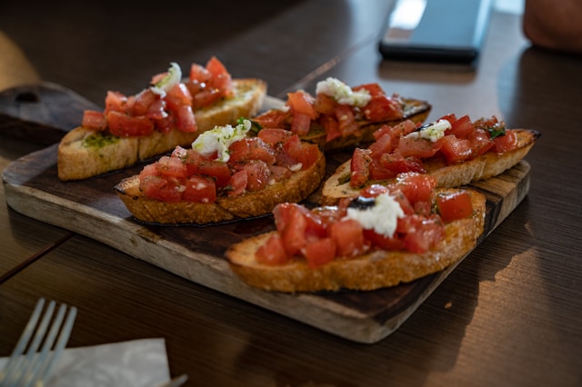 1. Bruschetta al Pomodoro
