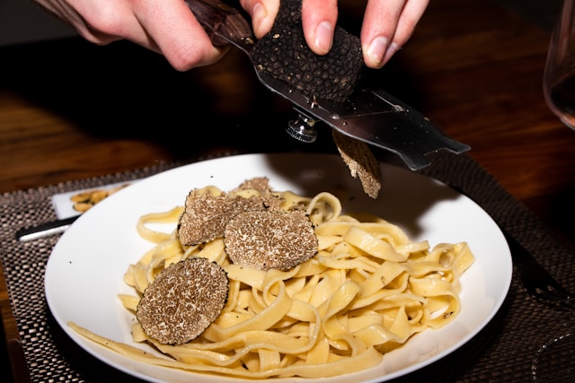 1. Tagliatelle al Tartufo Nero